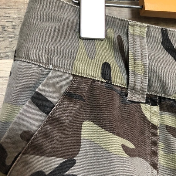 Nevada Cropped Flare Camouflage Pants Size 12 - Picture 5 of 12